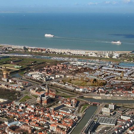 Le Familial Calais Exterior photo