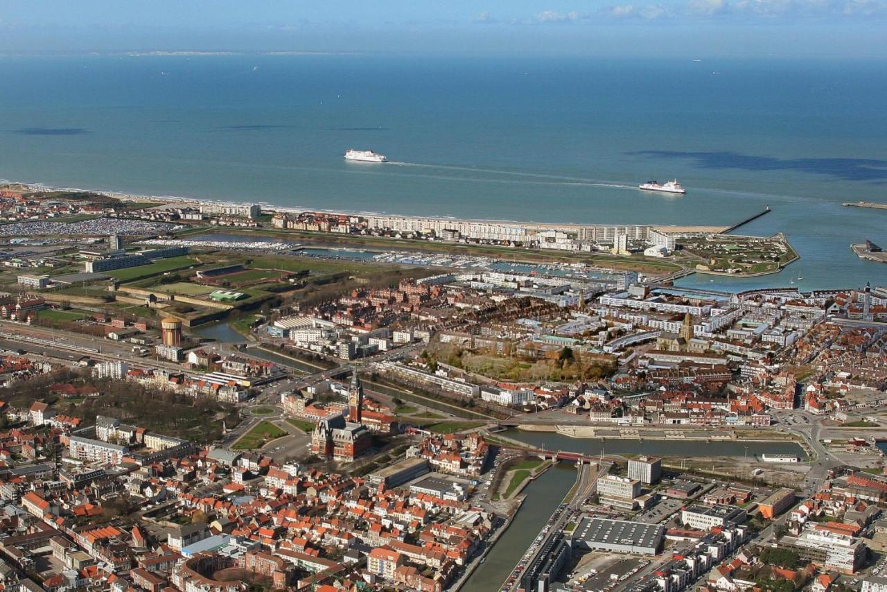 Le Familial Calais Exterior photo